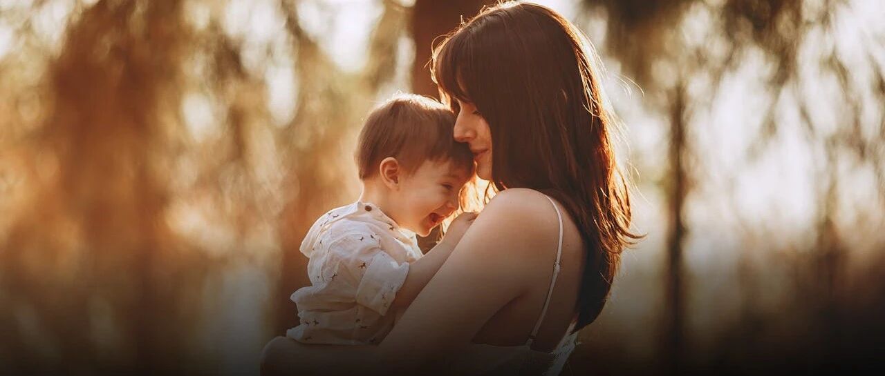 孩子长大后跟你亲不亲，都藏在这1个举动里 - 武志红主创团